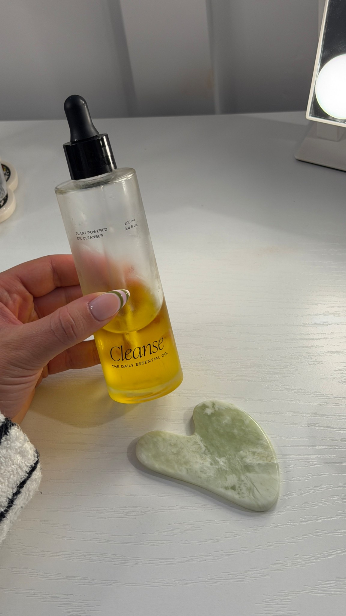 gua sha necessities!! 🧚⭐️🍵 I love my botox + filler girlies, but i’m on a mission to save some 💵💰 - so if you are too, try these out! 