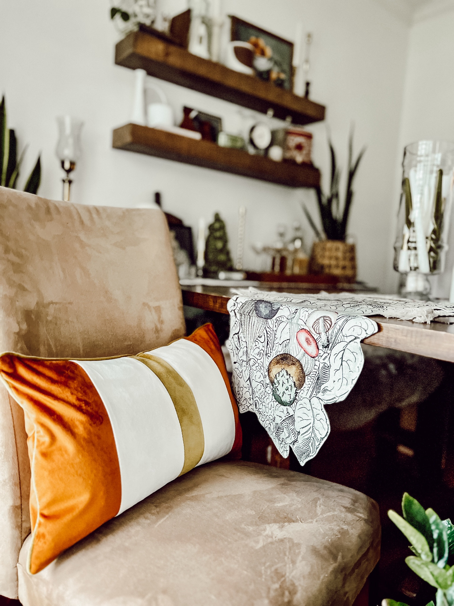 Love this pillow vibe ✨ (fun fact: it’s a pillow cover from Amazon)

#amazonhome 

#LTKhome