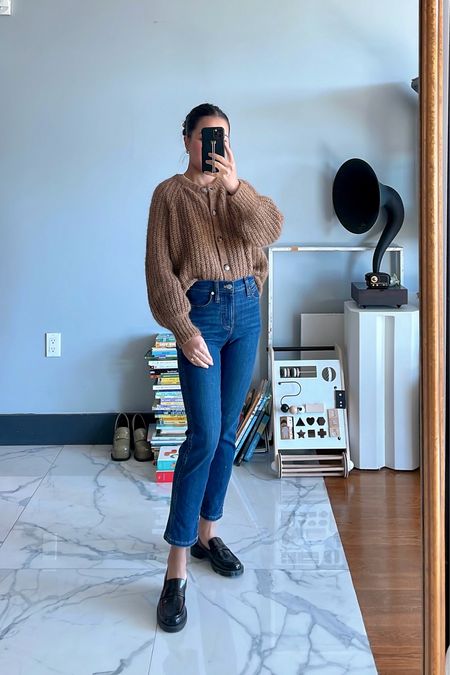Madewell exclusive sale! A great mix of straight leg and skinny, these jeans are great with loafers and heels! 

#LTKFindsUnder100 #LTKStyleTip #LTKxMadewell