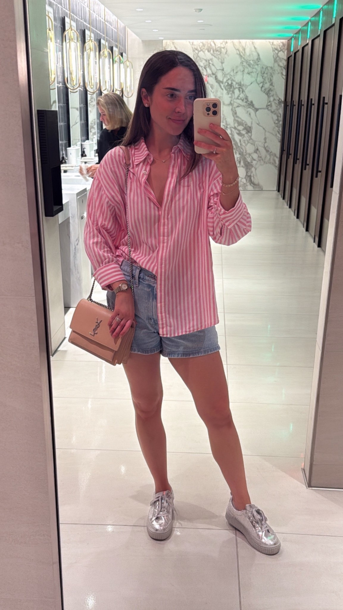 🎀 travel fit

#LTKShoeCrush #LTKFindsUnder100 #LTKStyleTip