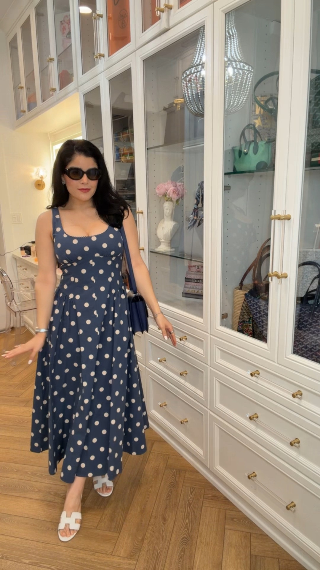 Today’s ootd is this beautiful polka dot dress 

Abercrombie and fitch 
Polka dot dress


#LTKdayinmylife #LTKootd #LTKMothersDay