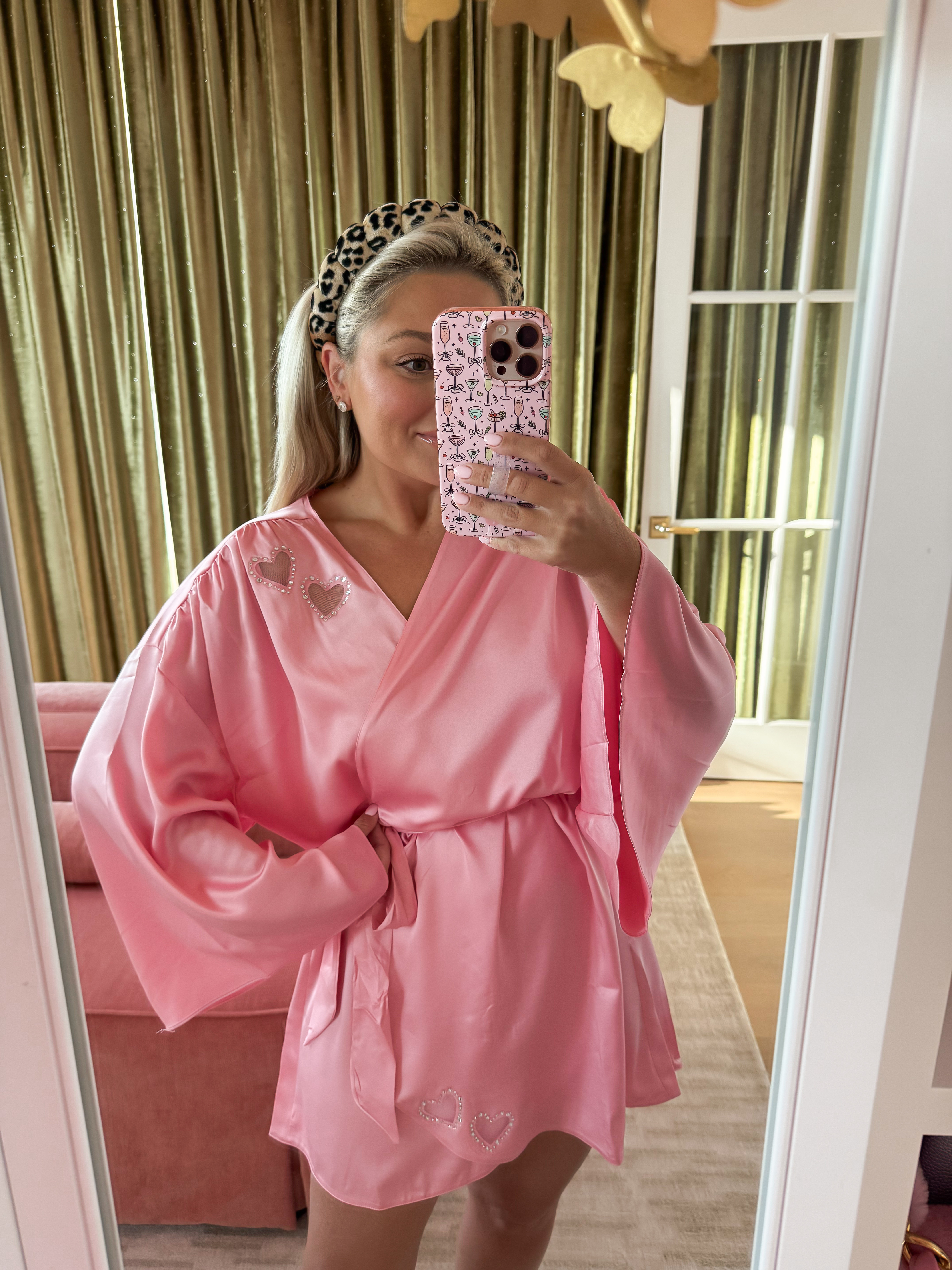 Lounge robe, obsessed with this for Valentine’s!

@victoriassecret #VSPartner 

#LTKgrwm #LTKootd #LTKselfcare