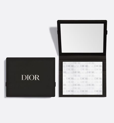 Dior Mattifying Blotting Paper: Absorbs Oil, Shine-Free Makeup | DIOR | Dior Beauty (US)