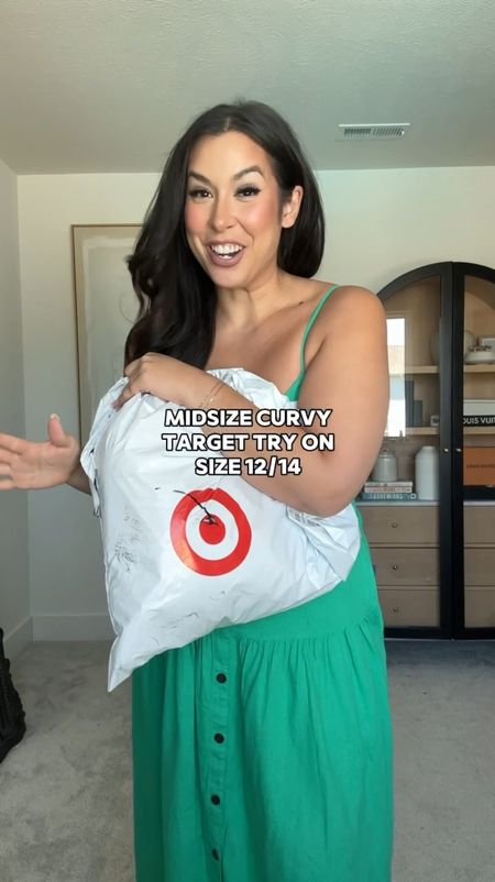 #ad Size large @Target try-on haul, except sized up to xl in linen short set! Sharing linen outfits, matching maxi skirt sets, spring maxi dresses, and jumpsuits! #target #targetpartner @TargetStyle

#liketkit #LTKstyletip #LTKmidsize
@shop.ltk
https://liketk.it/4DqYh

#LTKstyletip #LTKmidsize