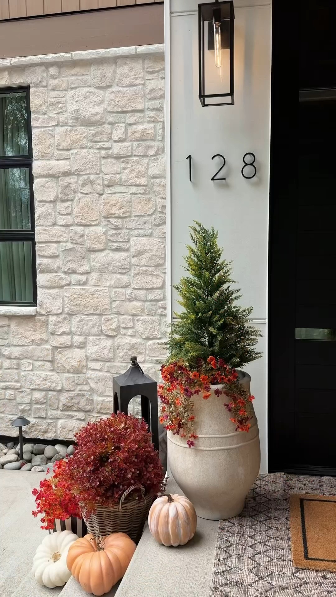 The low-maintenance fall porch 🍂🙌🏼

I LOVE the look of mums for fall, but I’m officially over buying them just to have them die a week later 😂 So this year I found the prettiest faux fall plants + topiaries on Amazon

No watering, no replacing dead plants, and my porch stays looking good ALL season. 👏🏼🤎

#AmazonFinds #FallPorch #FallPorchDecor #AmazonHome #AmazonFallFinds #FallDecor #FrontPorchDecor #AutumnDecor