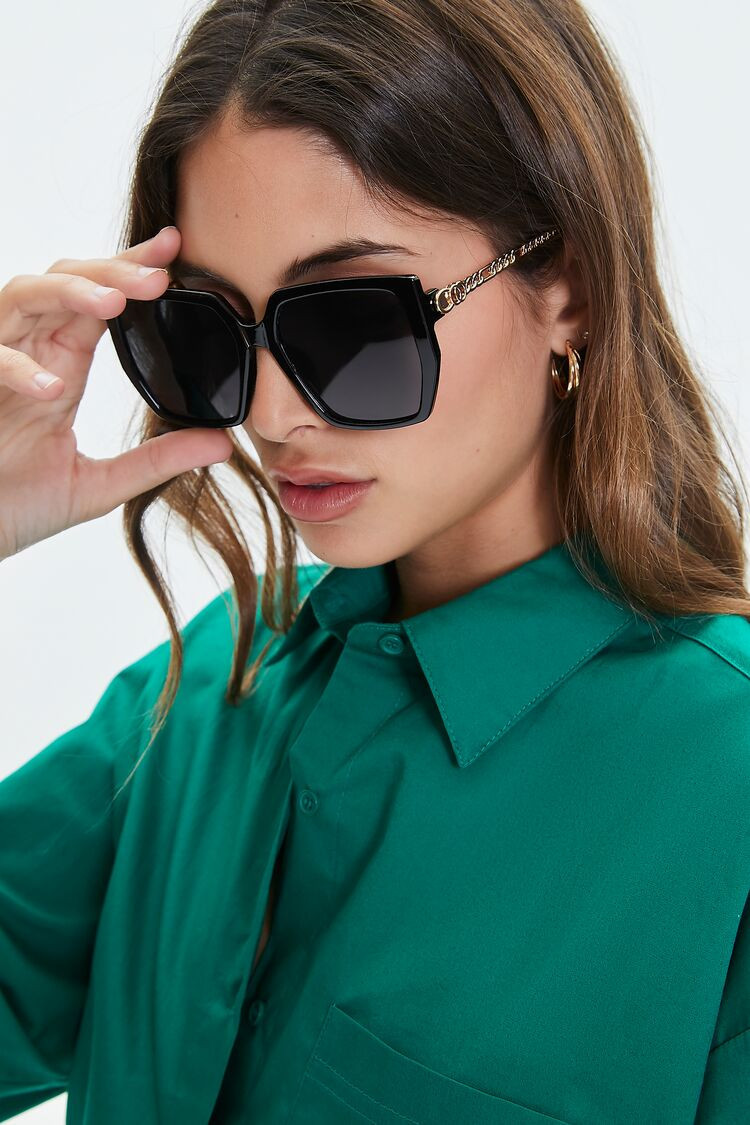 Square Frame Sunglasses in Black/Black | Forever 21 (US)