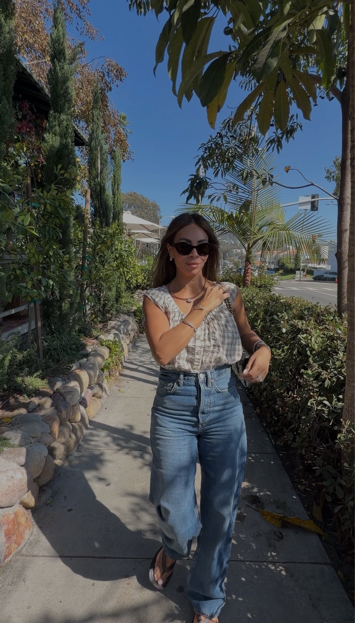these jeans are👌🏽 wearing a size 23 (color curb) if in between size, size down. sandals tts 

Jeans 
Fall outfit 
Fall transition ootd 
Anthropologie 
Mom style 
Easy style 
Elevated casual outfit 
Casual chic outfit

#LTKootd #LTKPetite #LTKOver40