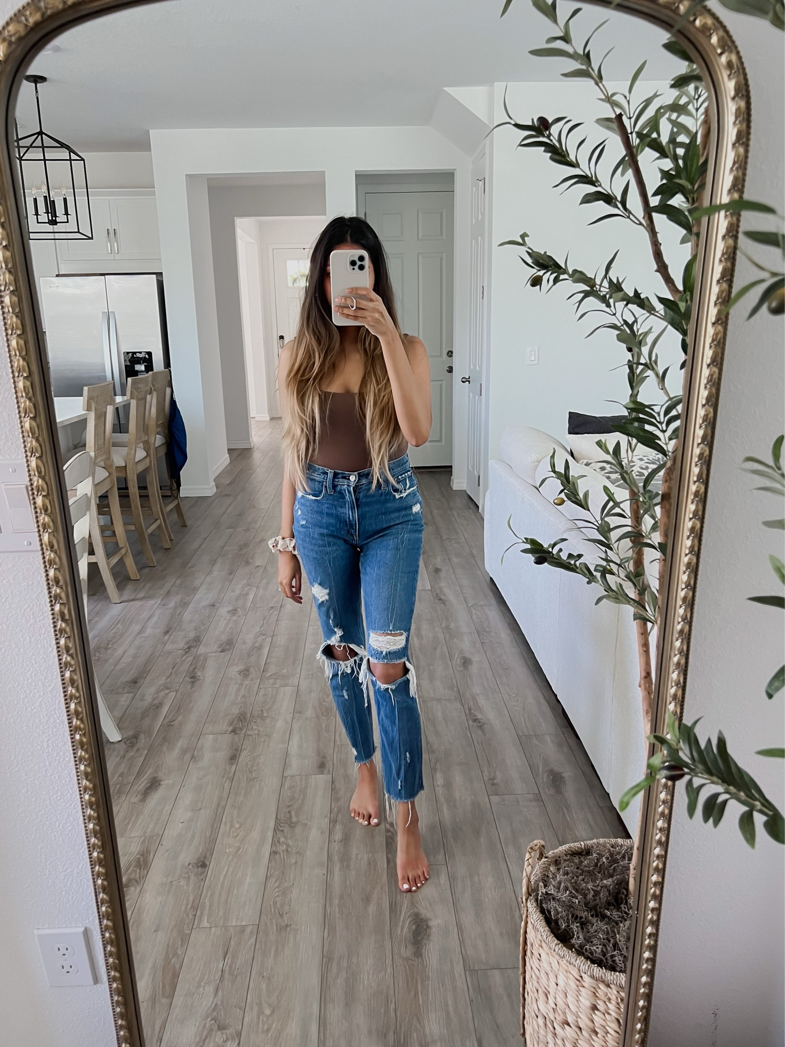 Jeans in size 27 top size small 

Happy Monday 🤎🍂  Double tap if you made it out of bed today 

It’s finally the fall months, and I couldn’t be more excited! What are you excited for this fall?! 🍂👻🎃

#falldecorations #fallclothing #fallinflorida #autumnwear #orlandoblogger #clothingforfall #comfyclothing #abercrombiejeans #bermonths #clothingforwomen #mirrorootd #happymondays #fall2023 

#LTKsalealert #LTKstyletip #LTKfindsunder50