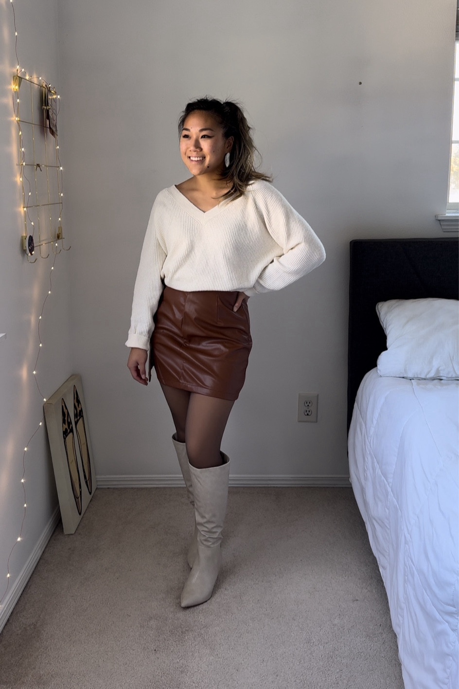 Fall outfit for thanksgiving! 

🤍Sweater
Size M
M for oversized look

🤎Fleece Leggings
Brown
One Size

🤎Brown Skirt
medium, I should have got Small

🤎Boot
Size 6.5
Go half a size up for snug fit! 