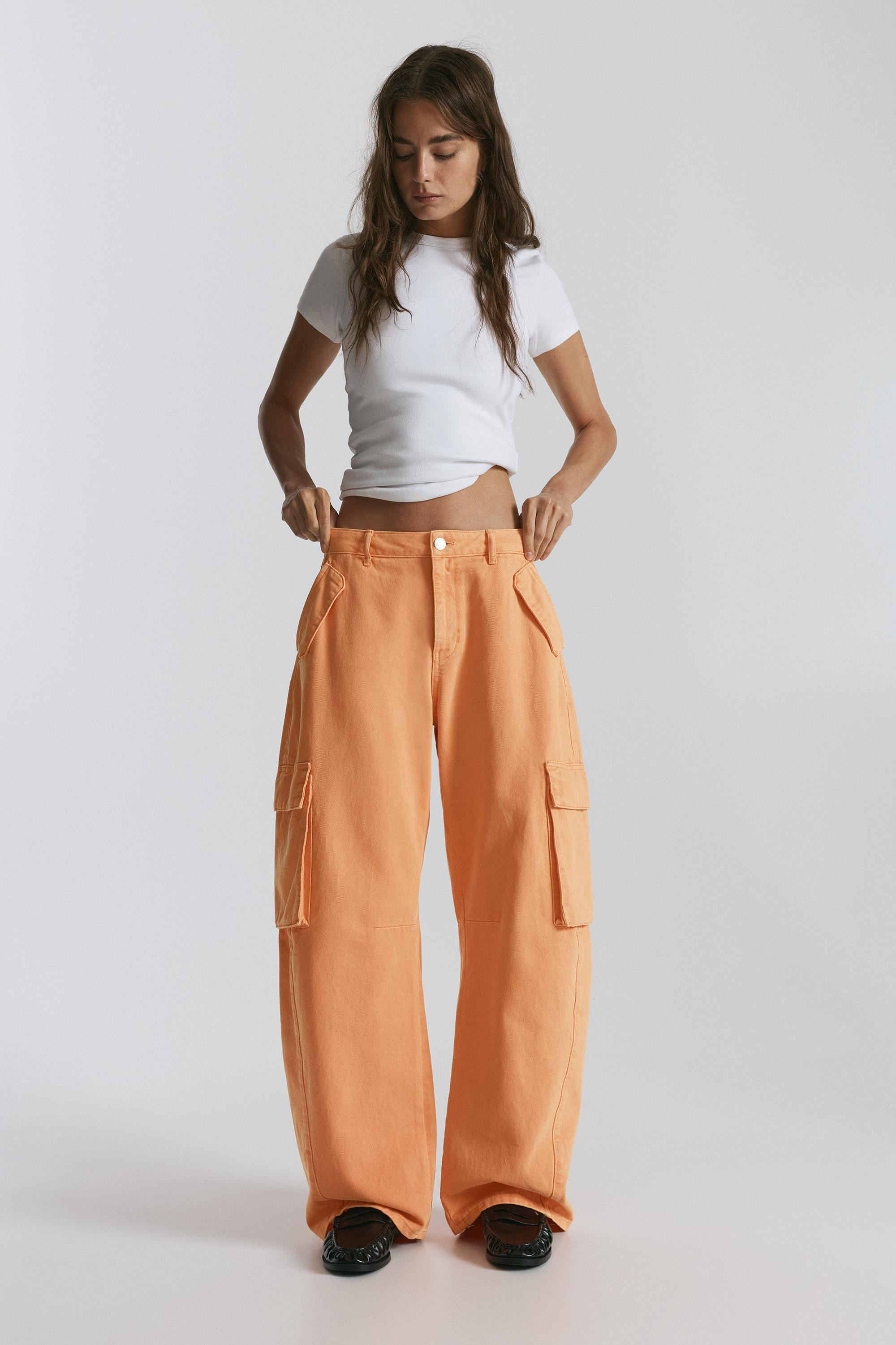 Balloon fit cargo trousers | Pull&Bear United Kingdom | PULL and BEAR UK