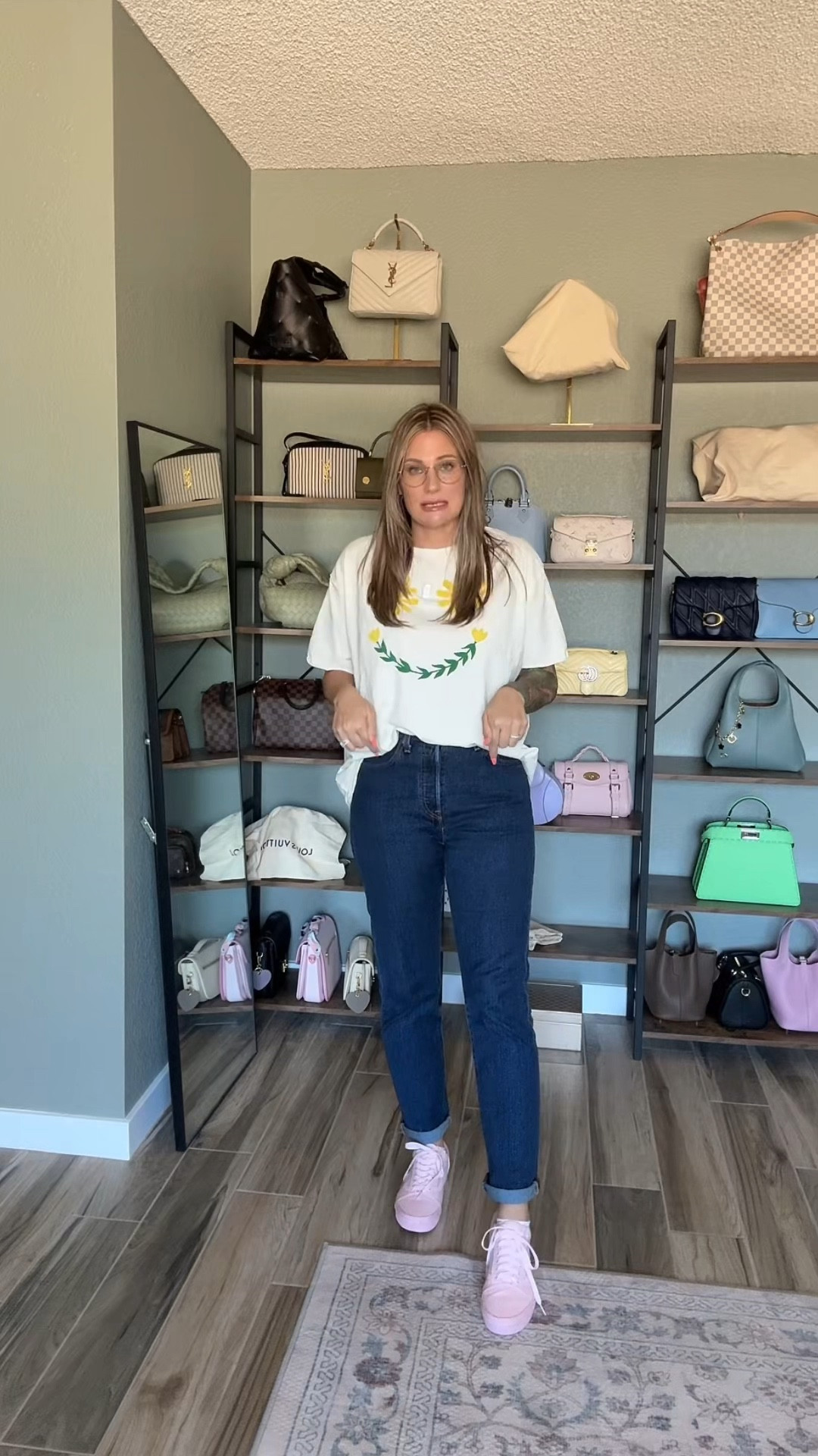 Is there anything better than a pair of jeans that fits just right? I don’t think so. 

#LTKFindsUnder100 #LTKShoeCrush #LTKStyleTip