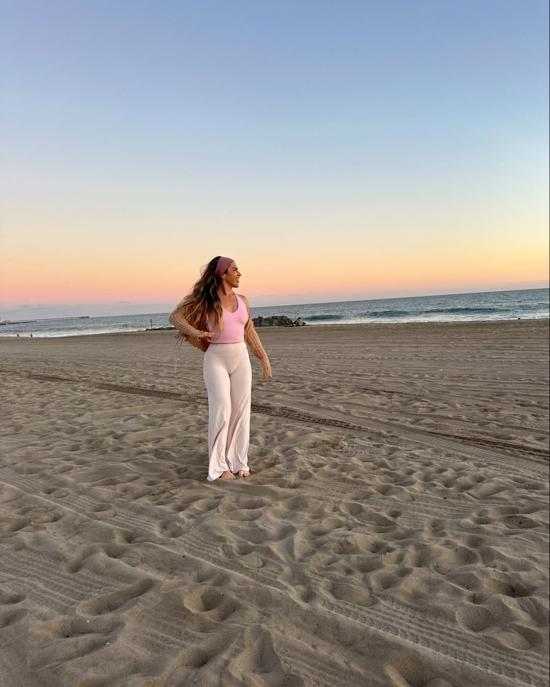 ALWAYS IN SOFT MOTION! ONER ACTIVE’s BIGGEST REST0CK YETTTTT right this moment!!!!!! 🤏🏼🙉🩷 ‘KKFIT’ to sav3 ✨

#LTKStyleTip #LTKFindsUnder100 #LTKActive