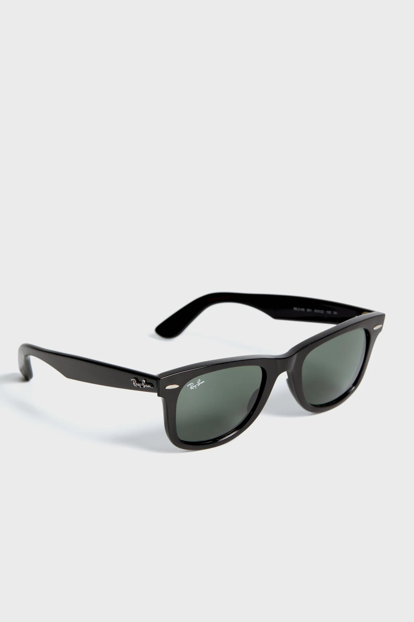 Black Wayfarer Ease Sunglasses | Tuckernuck (US)