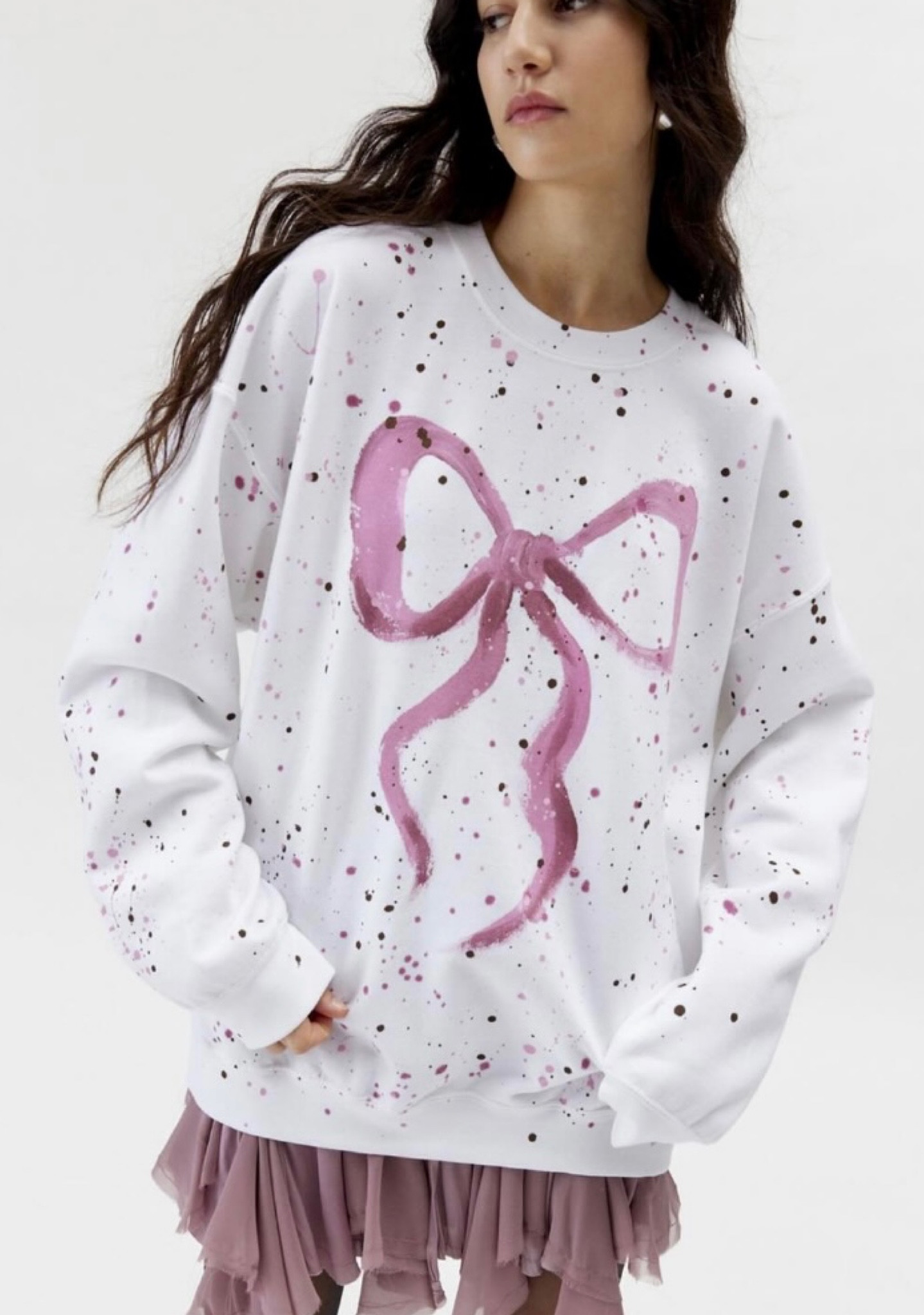 The cutest bow oversized bow sweatshirt 🎀💋 

#LTKstyletip #LTKfindsunder50 #LTKfamily