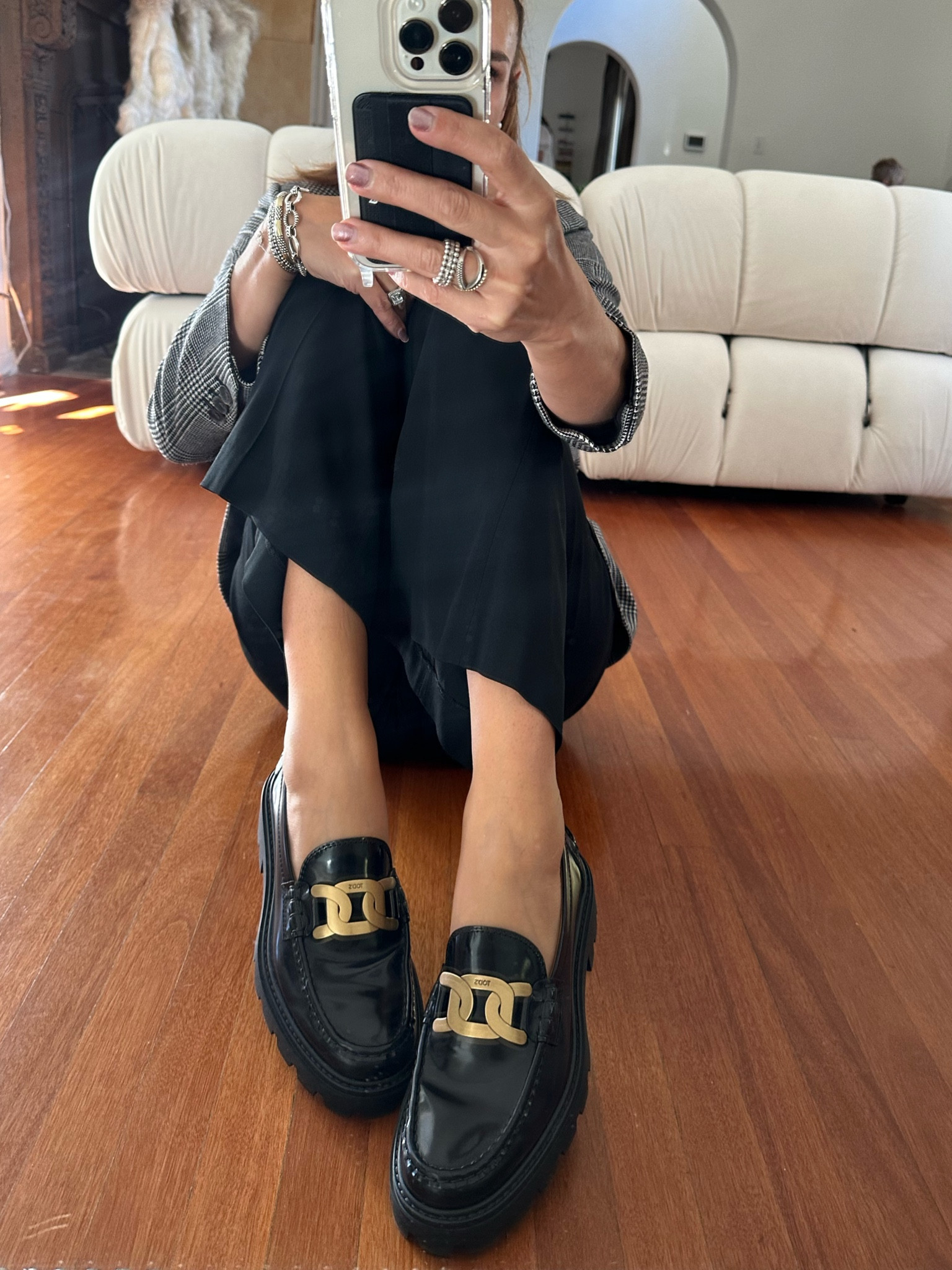 Love love my new Tods loafer! Tts I got a sz 40, sz 9, 
Plaid vest x blazer 
Holiday outfits 