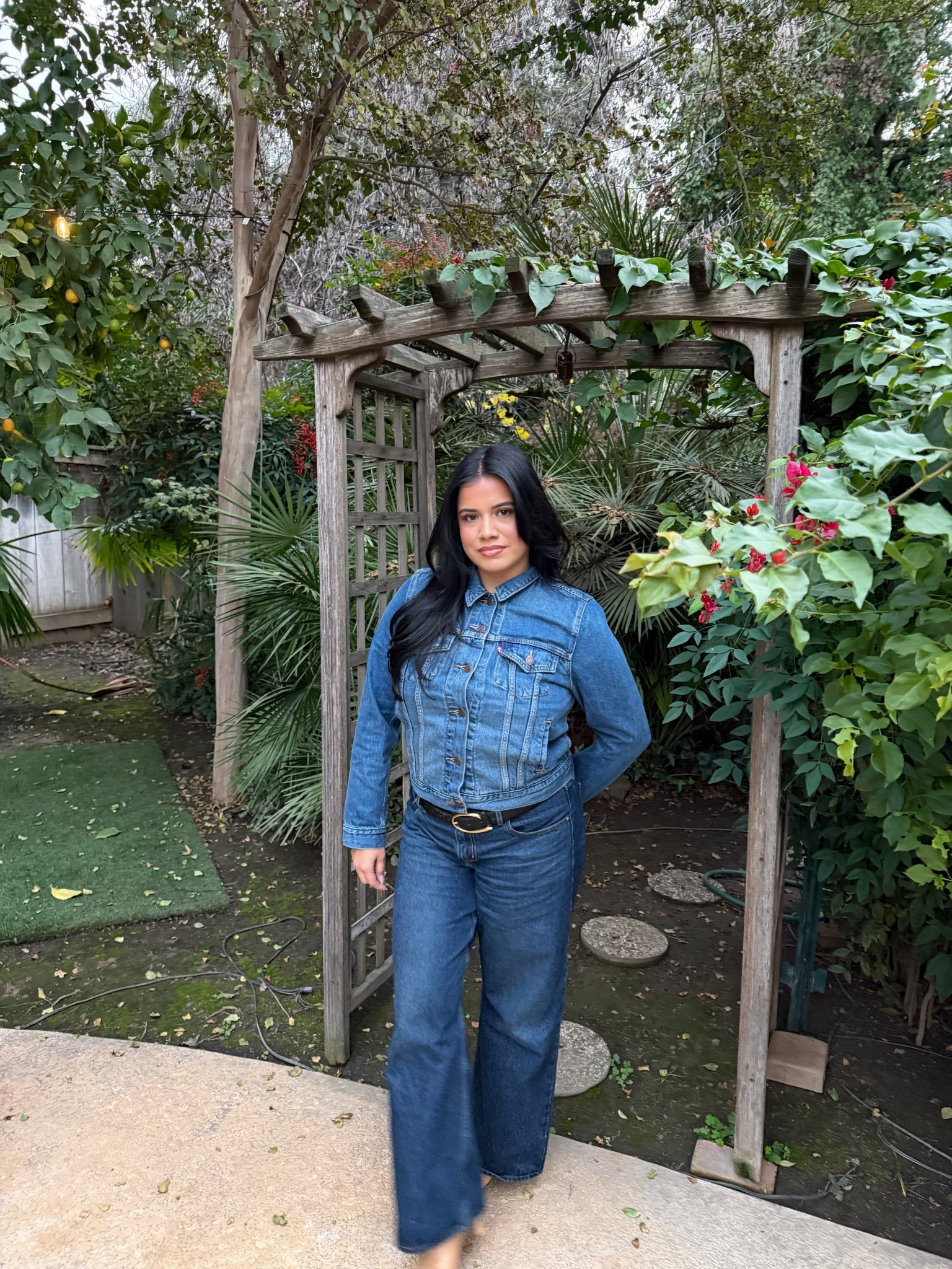 Love an all denim outfit! #levis #denimondenim #alldenim 