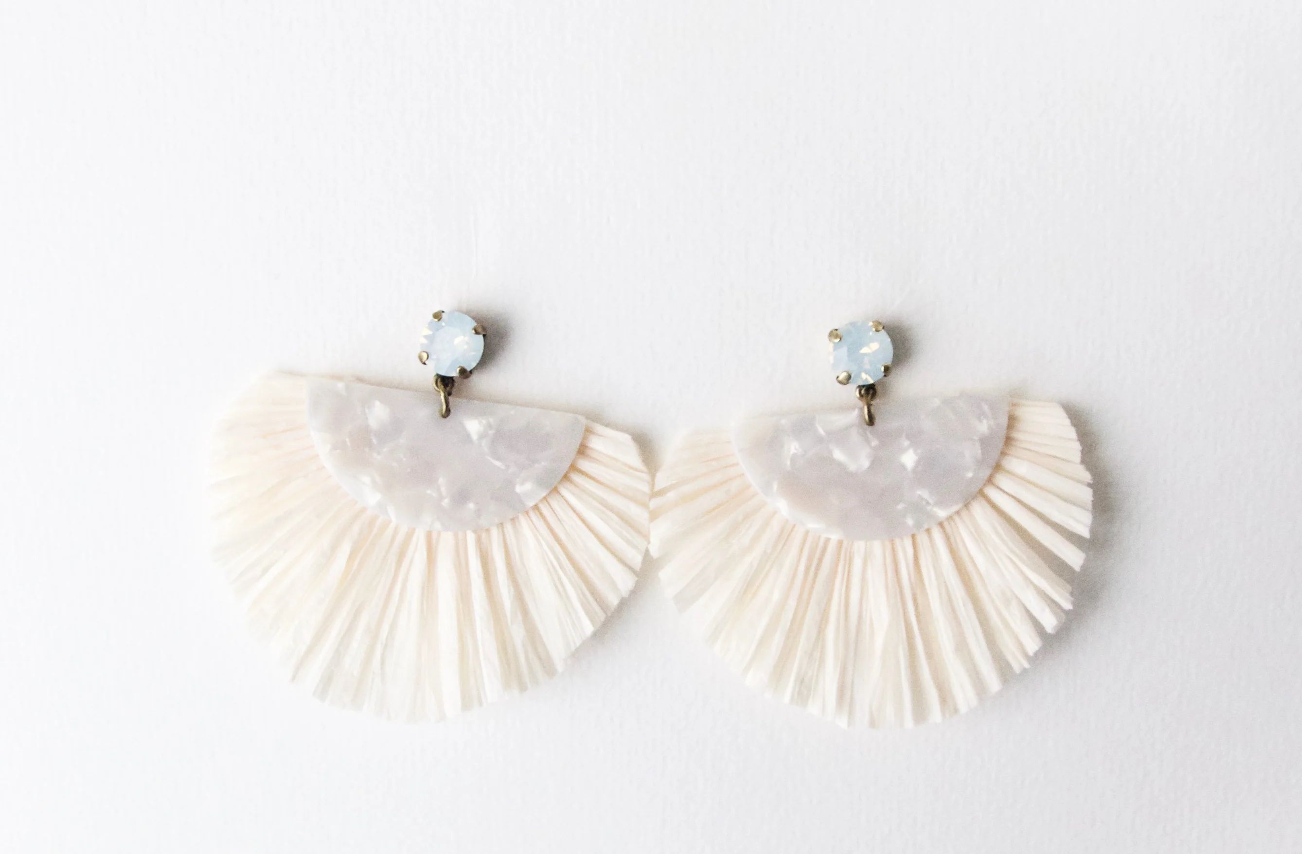 Palmer Earrings in White Shell | TrendingAbove