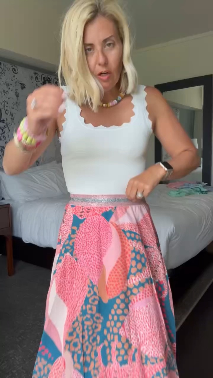 Can you even with this skirt?!! Absolutely stunning! I’m in xs tank and skirt. * use mixandmatch for 25% off at Erin McDermott *use Catherine20 at Allie + Bess

#LTKootd #LTKSeasonal