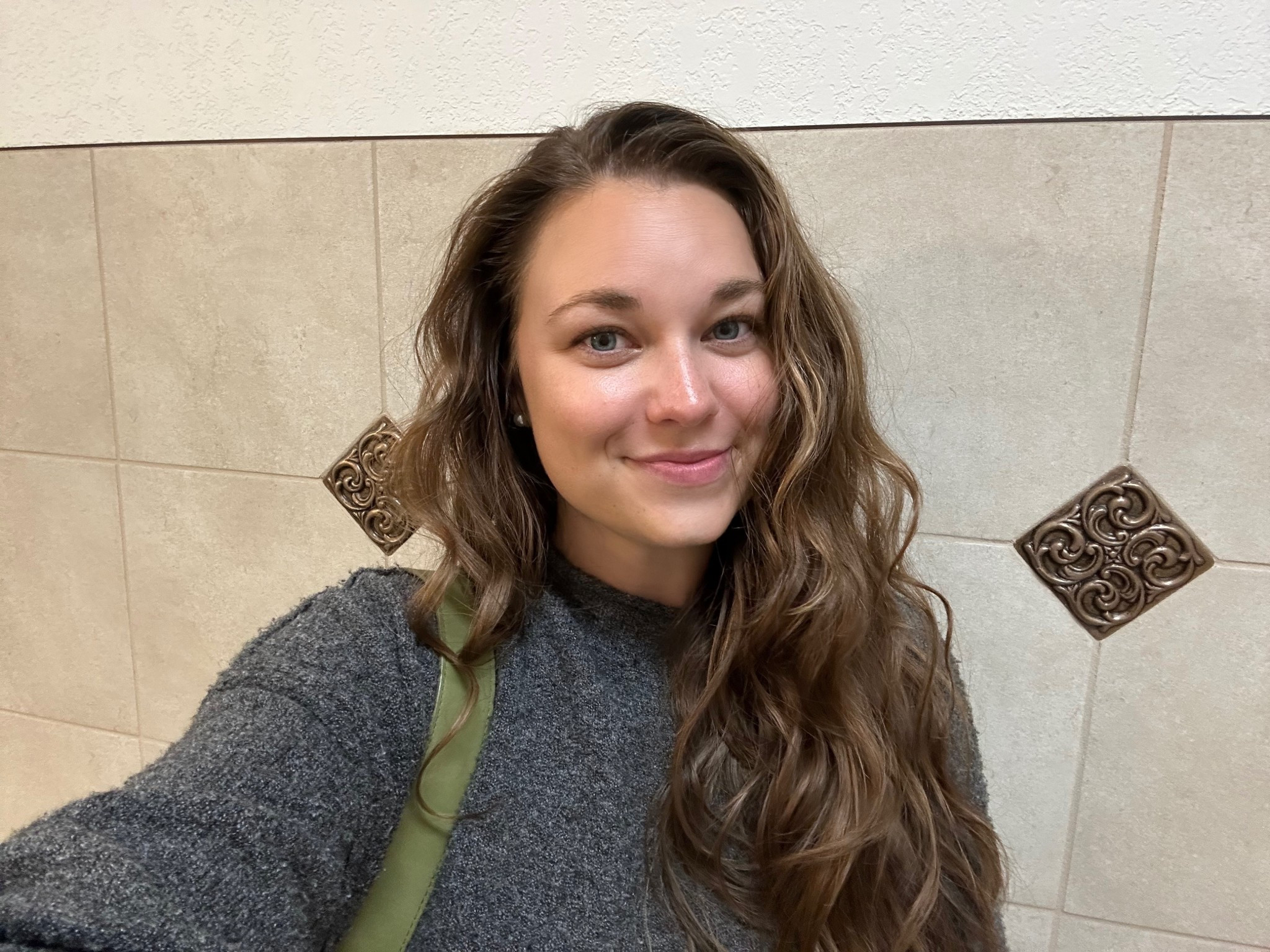 Gray sweater S
Green bag 
Black ballet flats tts 
Brown linen pants S 
Target finds, fall outfit, summer outfit #LTKItBag #LTKStyleTip

#LTKWorkwear