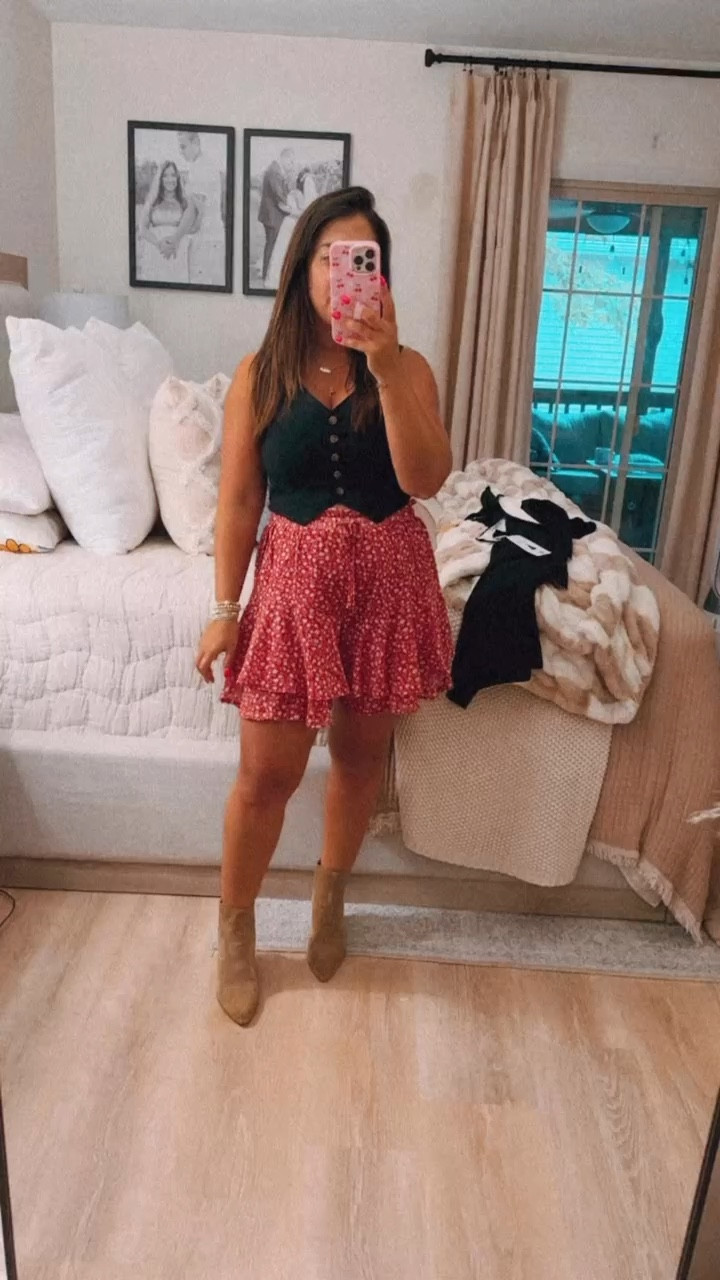 How cute is this for a fall brunch or fall date outfit?? This skirt is actually not a skirt but shorts that fit like a skirt. I’m wearing a size medium. I paired it with one of my favorite tops. I’m wearing a size small. For reference, I’m 5’ and a 34DDD!! 

Casual fall outfit, fall outfit, fall date outfit 

#LTKFindsUnder50 #LTKStyleTip #LTKSeasonal