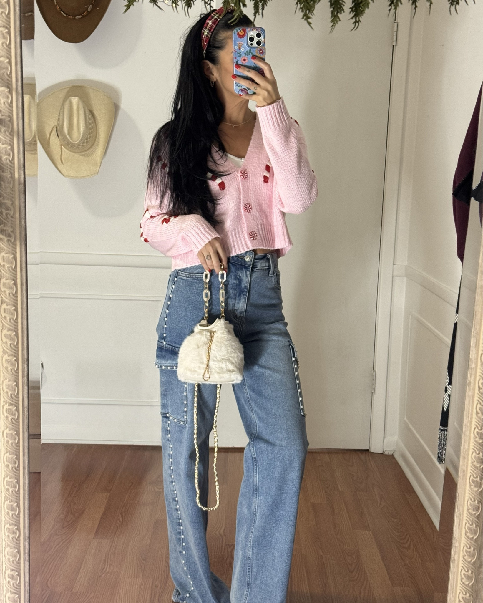 Christmas parade then Christmas cocktails after outfit


#LTKgrwm #LTKFindsUnder50 #LTKHoliday