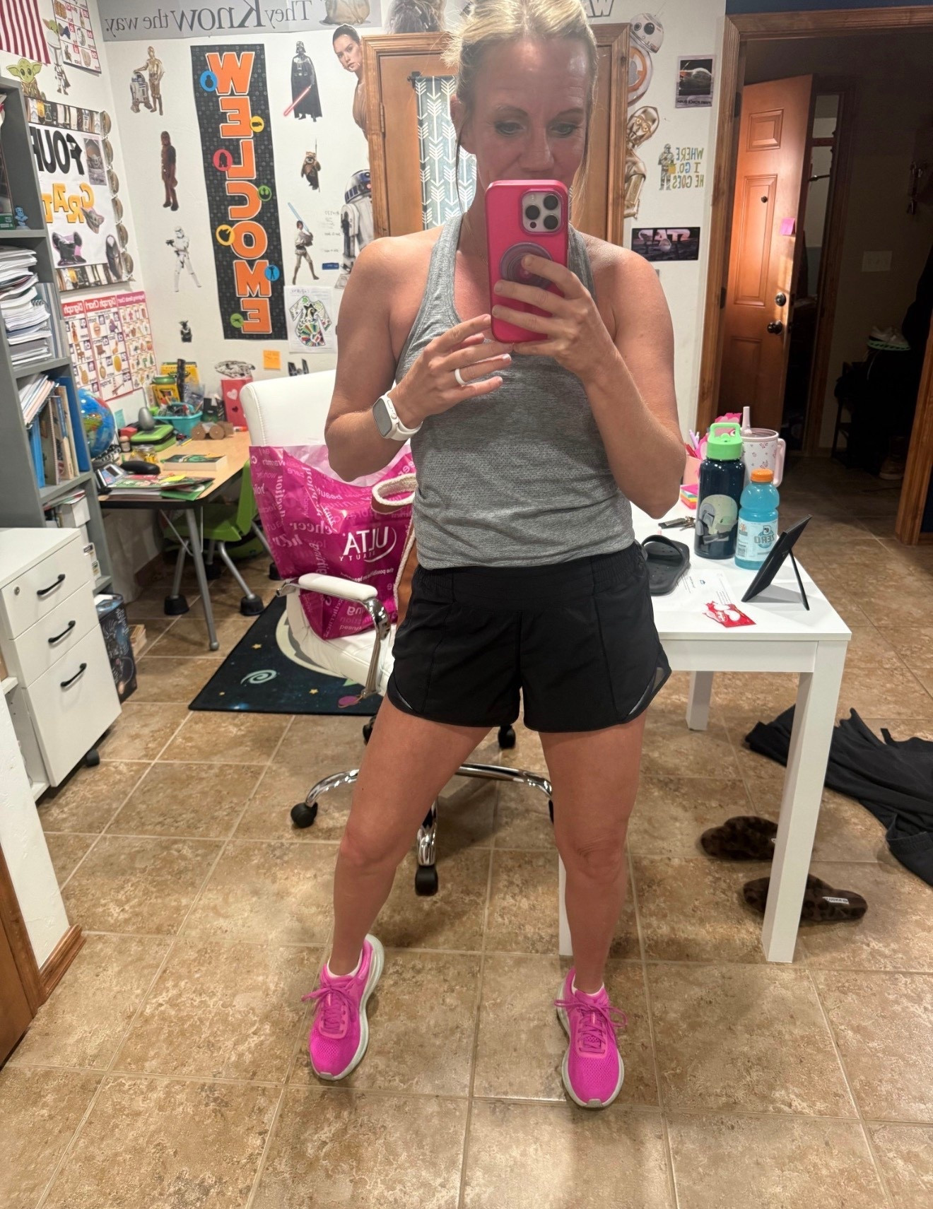 Workout done ✔️
Now let’s talk about how a good outfit just hits different 🔥

If I feel good, I push harder. Period.

And yes… the pink shoes stay on rotation 💗

#fitnessstyle #workoutfit #fitmom #faithandfitness #gymoutfit #ltkfit



#LTKfitnessgoals #LTKActive #LTKootd