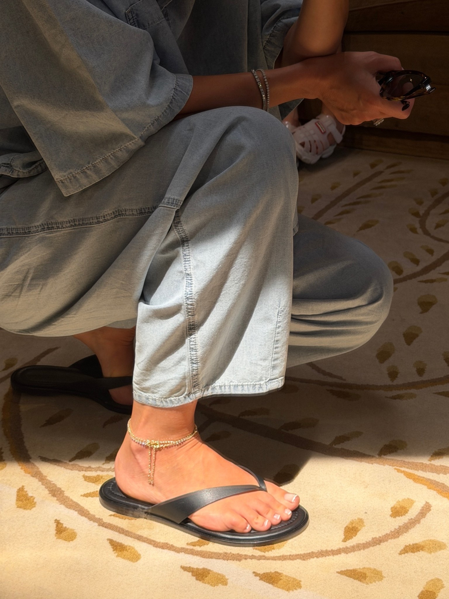 Chic leather thong sandals - super comfortable. Great quality.