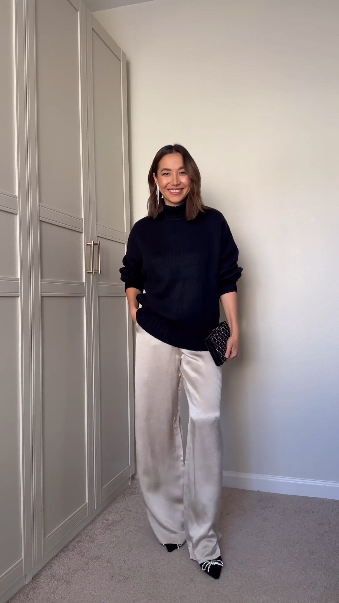 Festive holiday outfit with pants - satin pants or jeans?

BR 90s loose jeans - size 25 regular length 
BR turtleneck xs
BR satin pants - runs long! Wearing regular but petite would have been a better length


#LTKootd #LTKHoliday