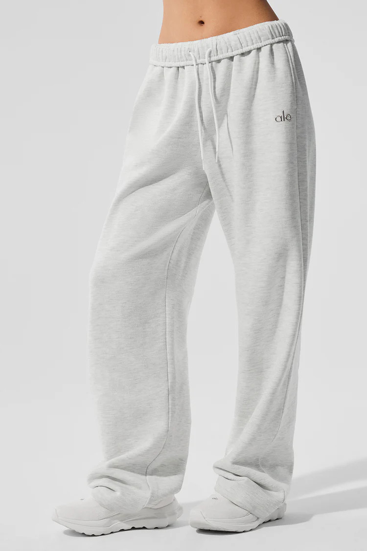 Accolade Straight Leg Sweatpant | Alo Yoga (US)