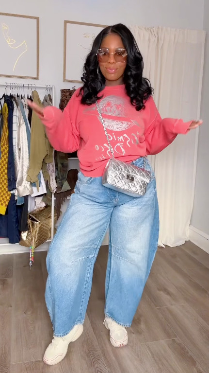 Gotta love a cute sweatshirt and jeans combo! ✨💕 

 #LTKdayinmylife #LTKootd #LTKMidsize