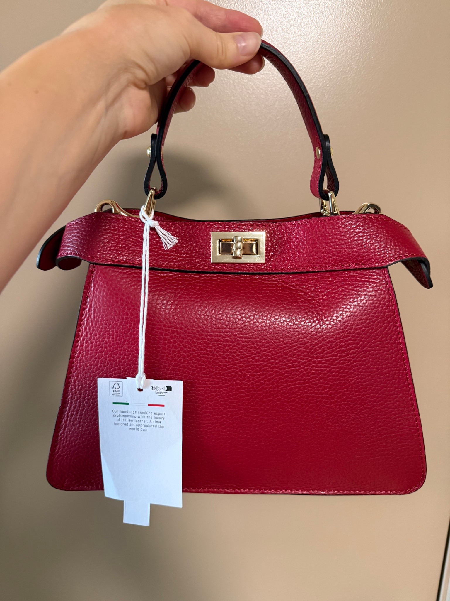 His about this gorgeous leather bag? 