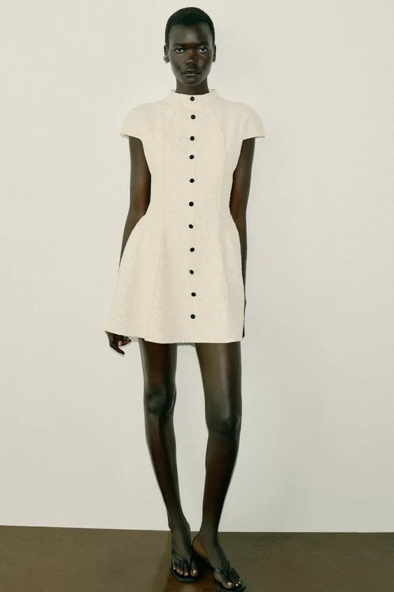 SHORT LACE DRESS WITH CONTRAST BUTTONS | Zara UK