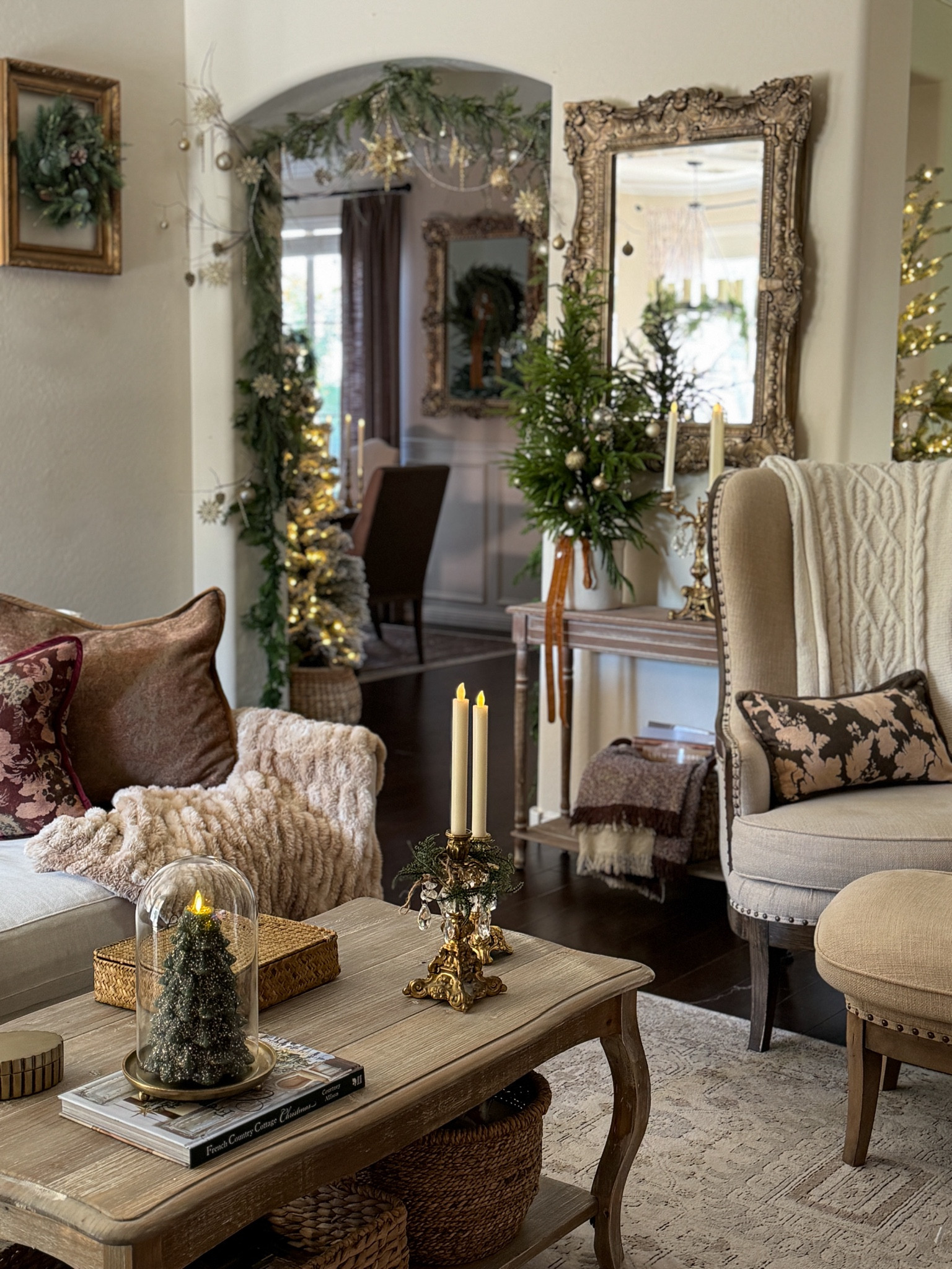 Cozy Christmas living room 

#christmasdecor 

#LTKSeasonal #LTKHoliday #LTKHome