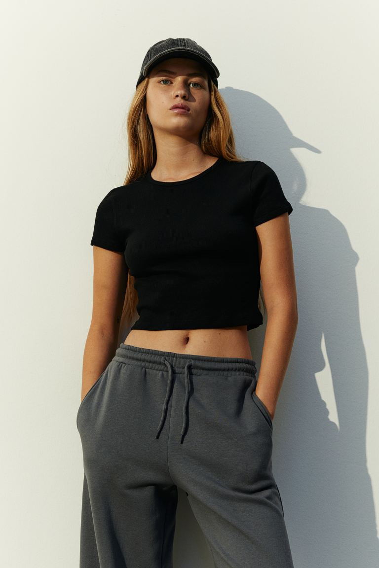 Camiseta cropped en canalé | H&M (FR, IT, ES, PT, BE)