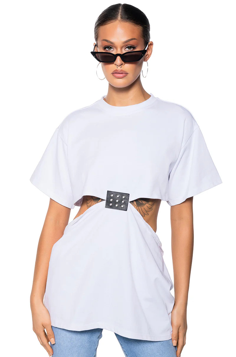GIRL BOSS MOMENTS CUT OUT T-SHIRT | AKIRA
