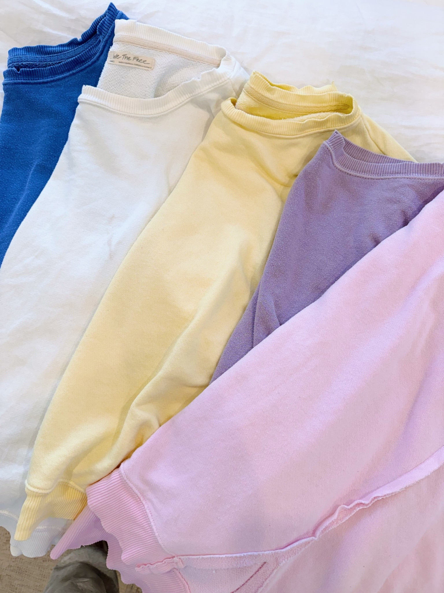 GO TO CREWNECK! size small - runs super oversized! 

#LTKootd #LTKmomlife #LTKMidsize