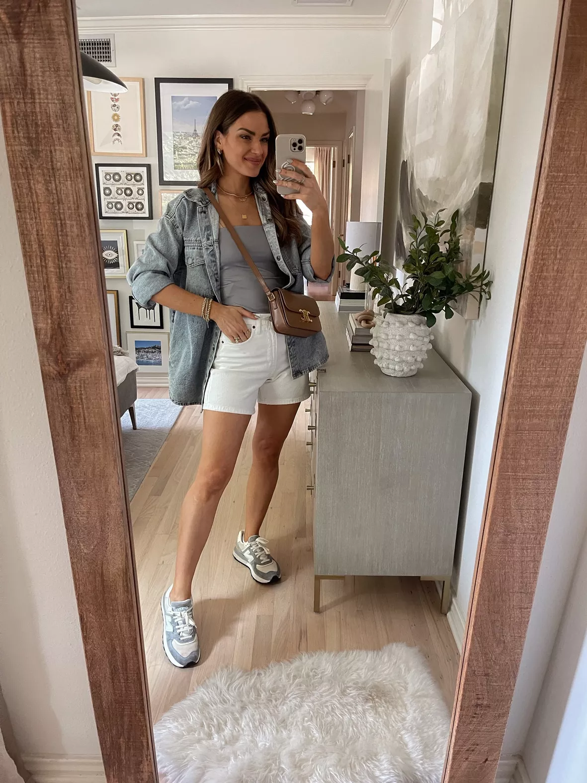 Cool Summer Outfit Ideas with Shorts - Pretty Designs
