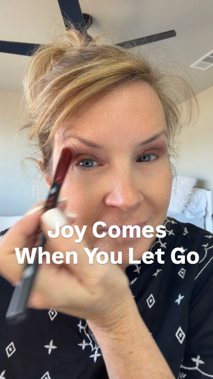 Looking put together feels good
But joy comes when you stop chasing perfect and actually enjoy getting dressed for your life
Save this + follow for real-life style, confidence and everydayaling encouragement

#LTKOver40 #LTKmorningroutine #LTKgrwm