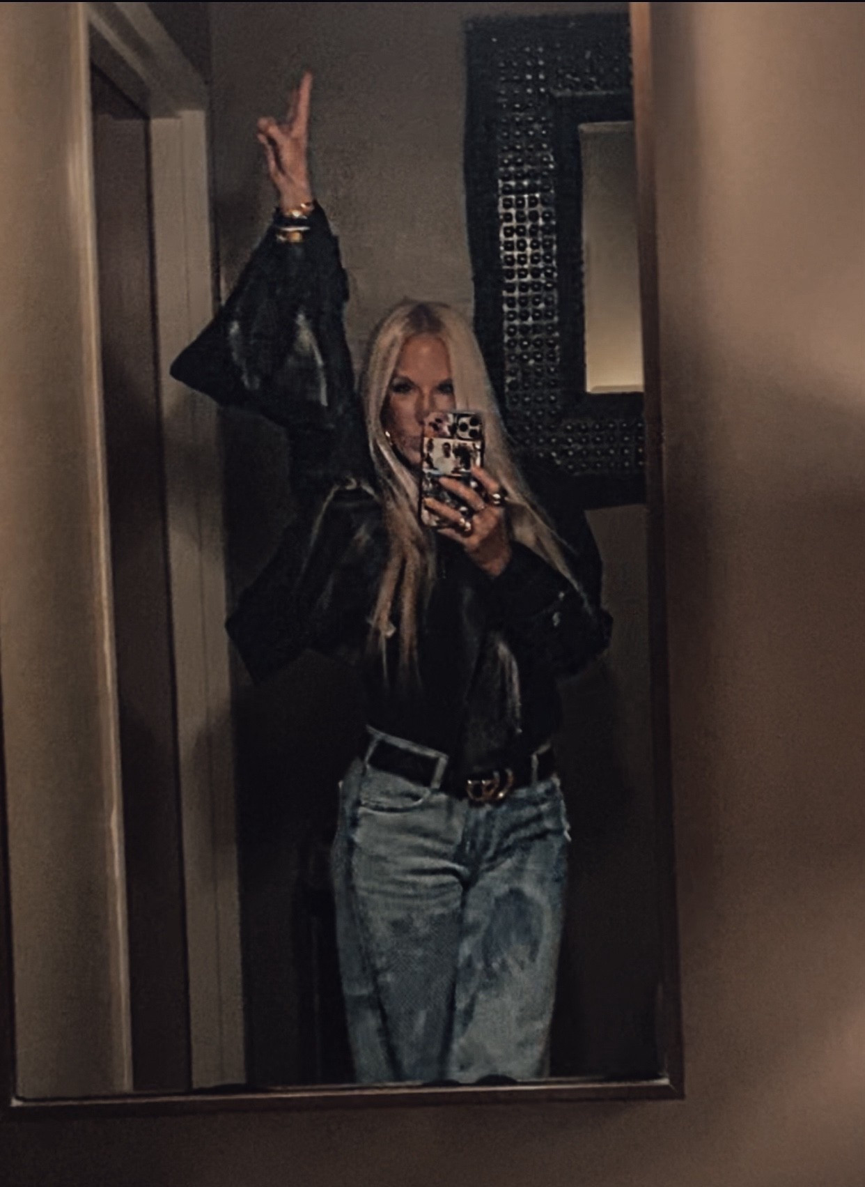 i usually see the twists coming.
all her fault on peacock proved me wrong.
unsettling, smart, and impossible to look away.
mothers — this one will stay with you. 

.
.
Ps. Linking my favorite jeans 👖 

#LTKstorytime