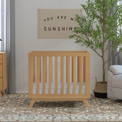 DaVinci Otto 3-in-1 Convertible Mini Crib with 4" Mattress | Ashley