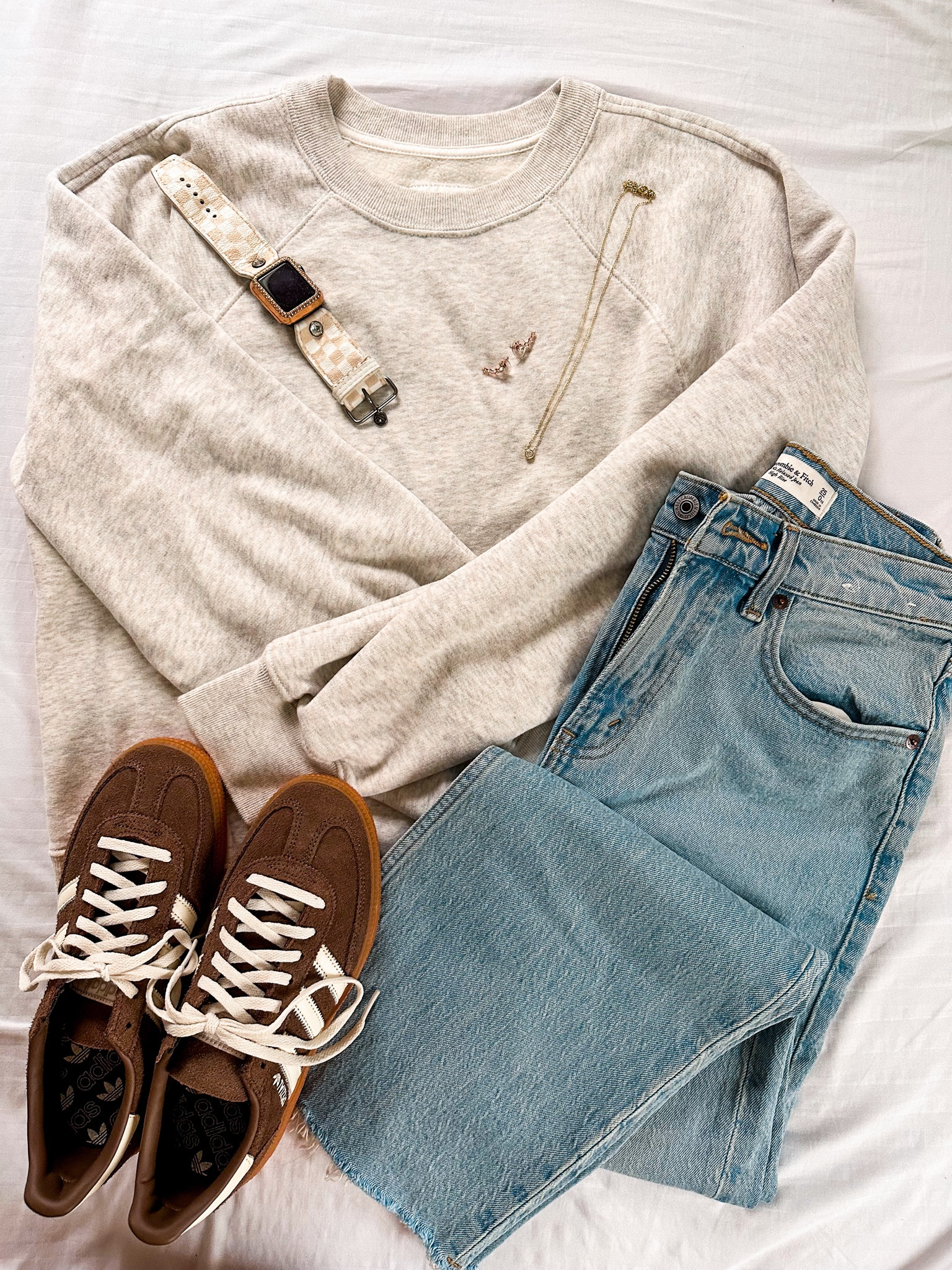 Abercrombie sale! 
Jeans high rise 90s relax jean tts short (30% off plus code: DENIMAF extra 15% off. 
Abercrombie sweatshirt 15% off 
Adidas tts 
Vest XS 

#LTKSaleAlert #LTKStyleTip #LTKFindsUnder50