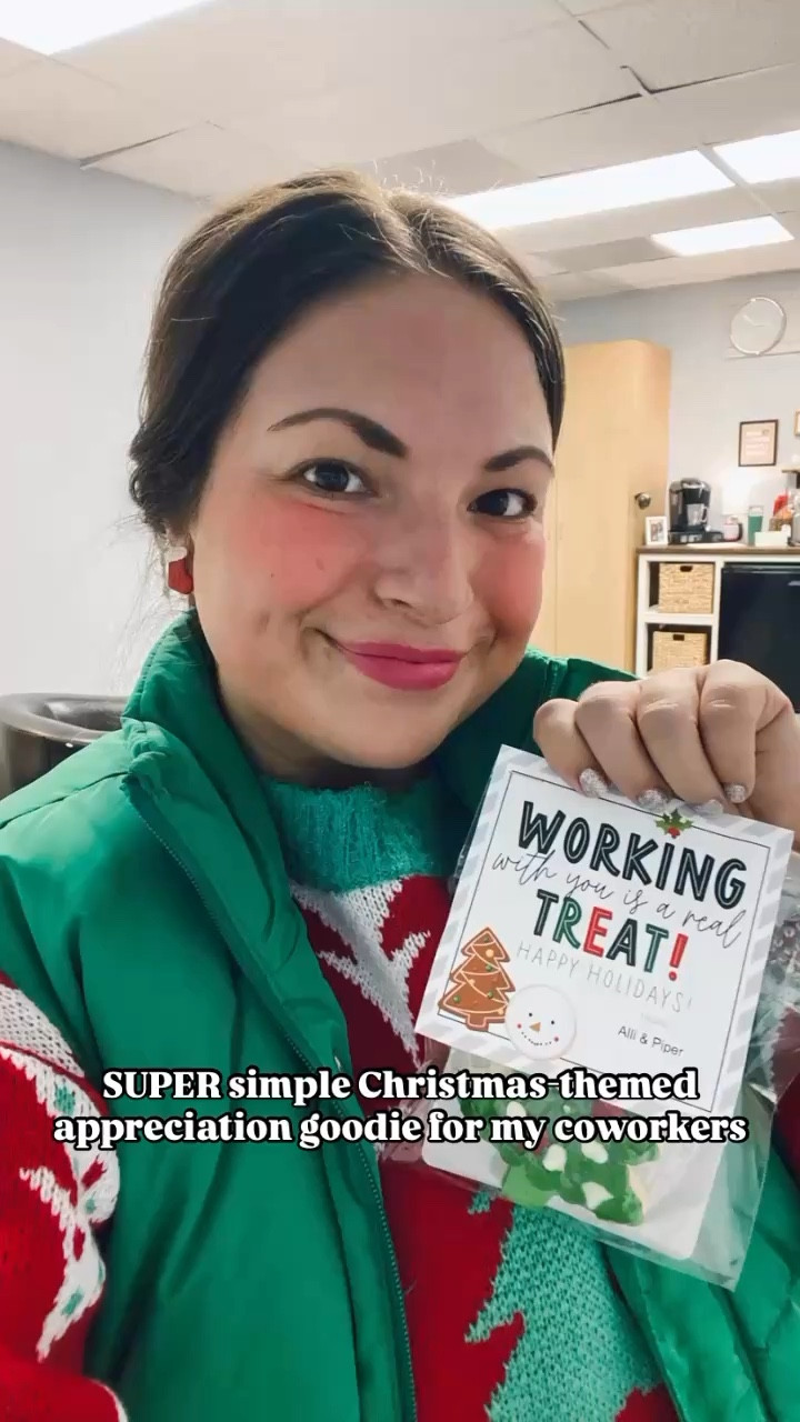 10/10 recommend supporting a high school friend’s small business bakery for a coworker appreciation goodie! 🫶🏻 my coworkers were obsessed with these darling cookies & it made it that much sweeter to me that I got them from an old classmate! ❣️
Local gals - be sure to check out Cassidy Dukart at The Farmhouse Bakery Co.! 

As always, my cutie cards are from Kendra John Designs! 😍

#LTKHoliday #LTKSeasonal #LTKGiftGuide