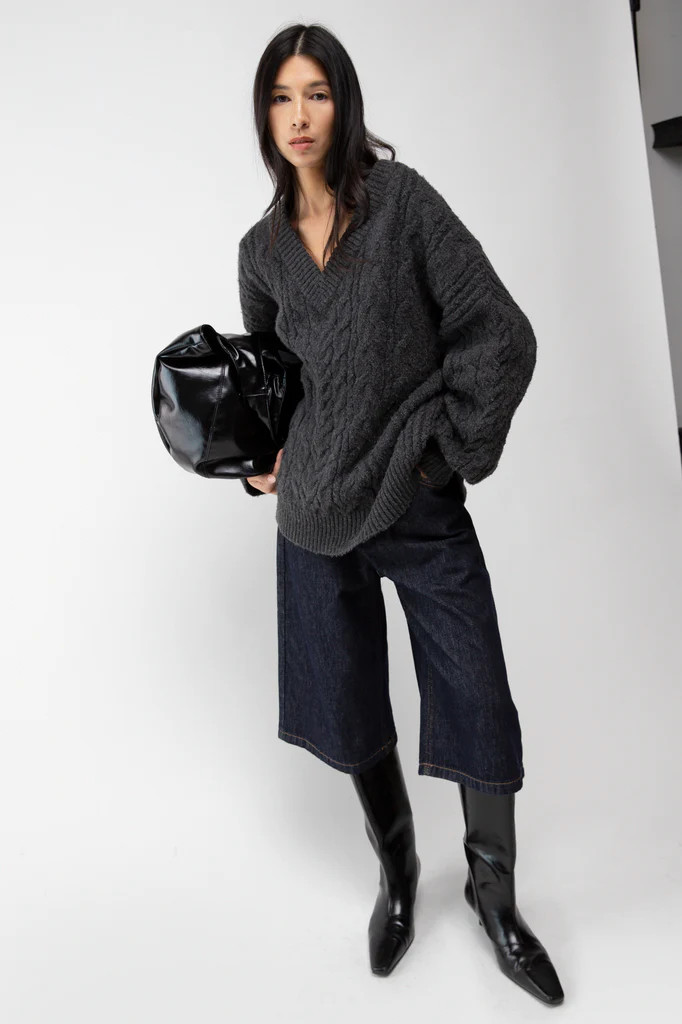 CABLE KNIT V-NECK SWEATER | OAK + FORT