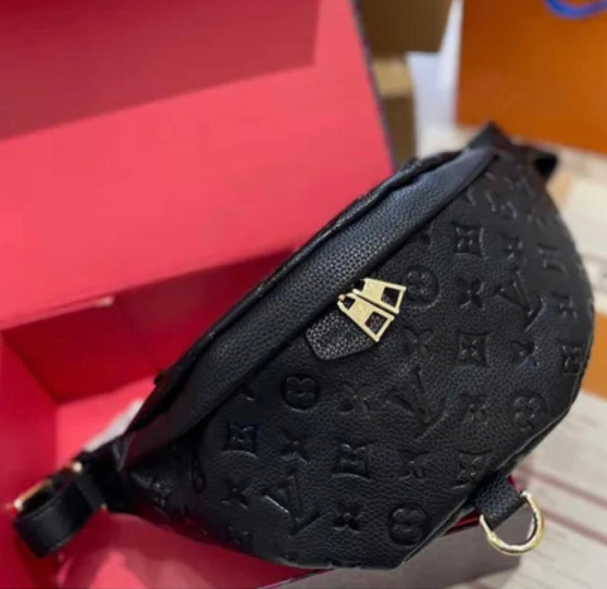 LV fanny pack

#LTKBacktoSchool #LTKunder100 #LTKstyletip