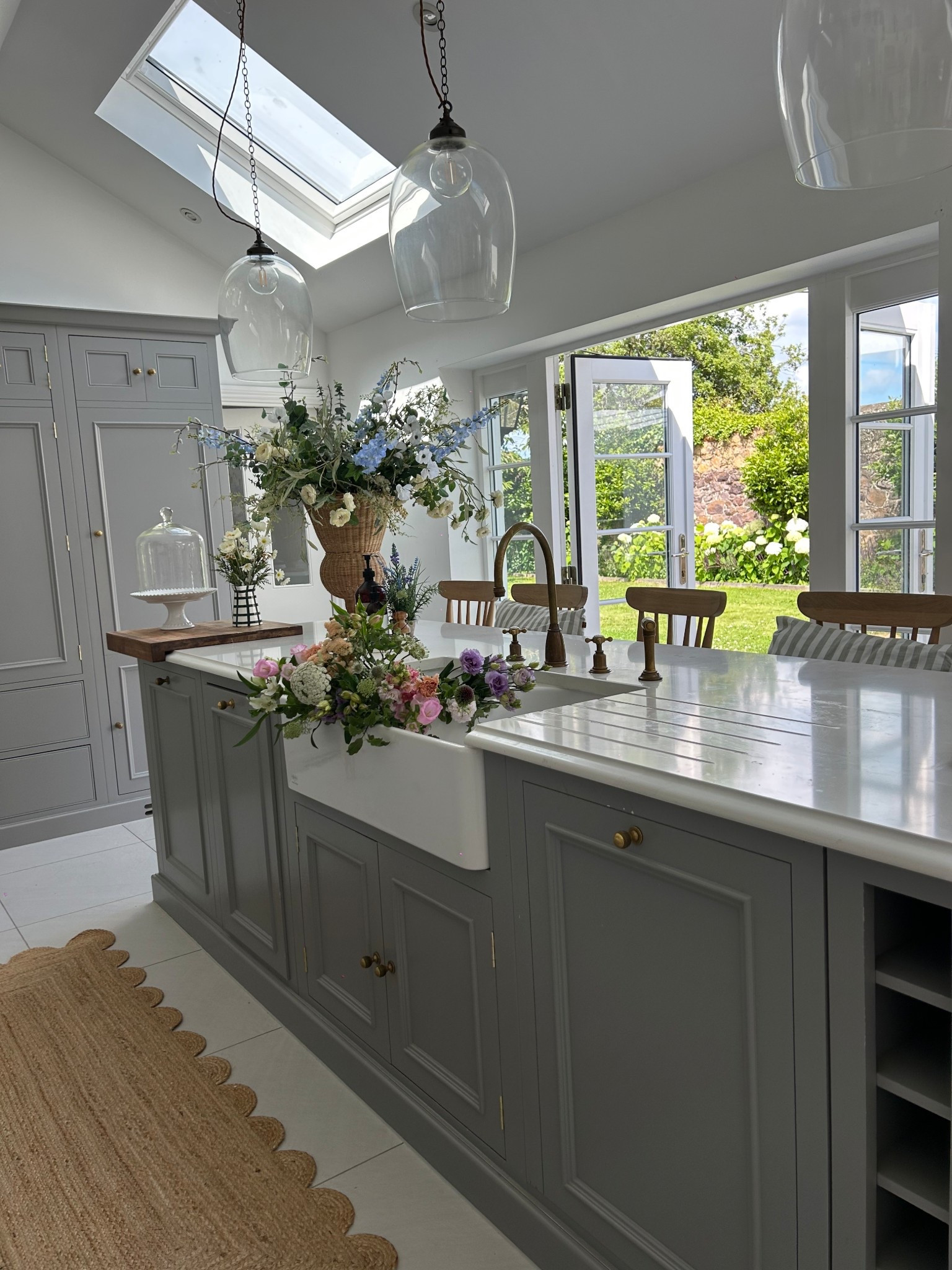 Flower bomb 
#flowerstyling #kitchenflowers #countrykitchen

#LTKhome #LTKxAmazon #LTKuk