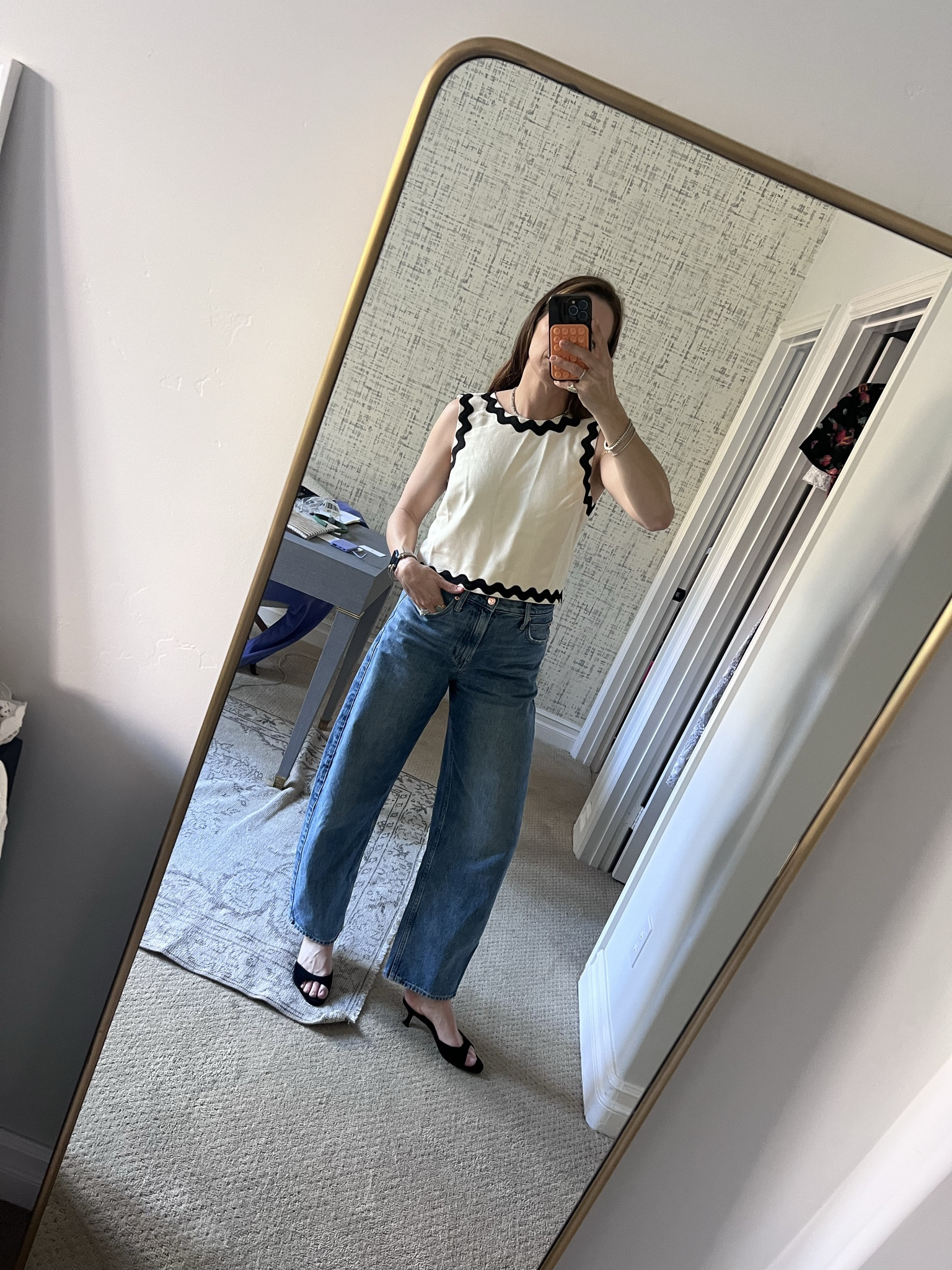 Worktop, going out Top, over 40 style, simple girl style, simple gross aesthetic, cool girls aesthetic, French girl aesthetic, minimalistic style, Caroline Bissette Kennedy style ￼

#LTKmomlife #LTKootd