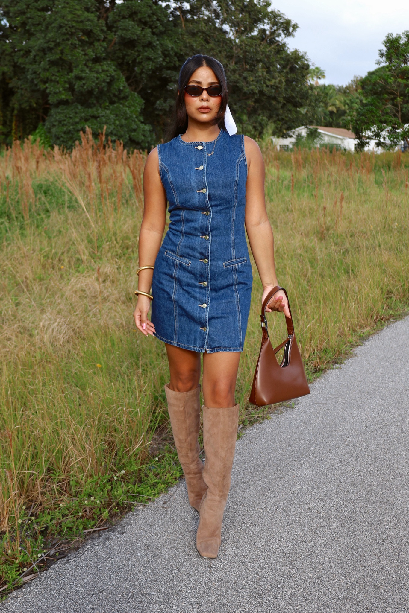 Denim dress for fall paired with tan suede boots, 90s styled sunglasses and a brown leather bag 

#LTKFindsUnder50 #LTKHoliday #LTKSeasonal
