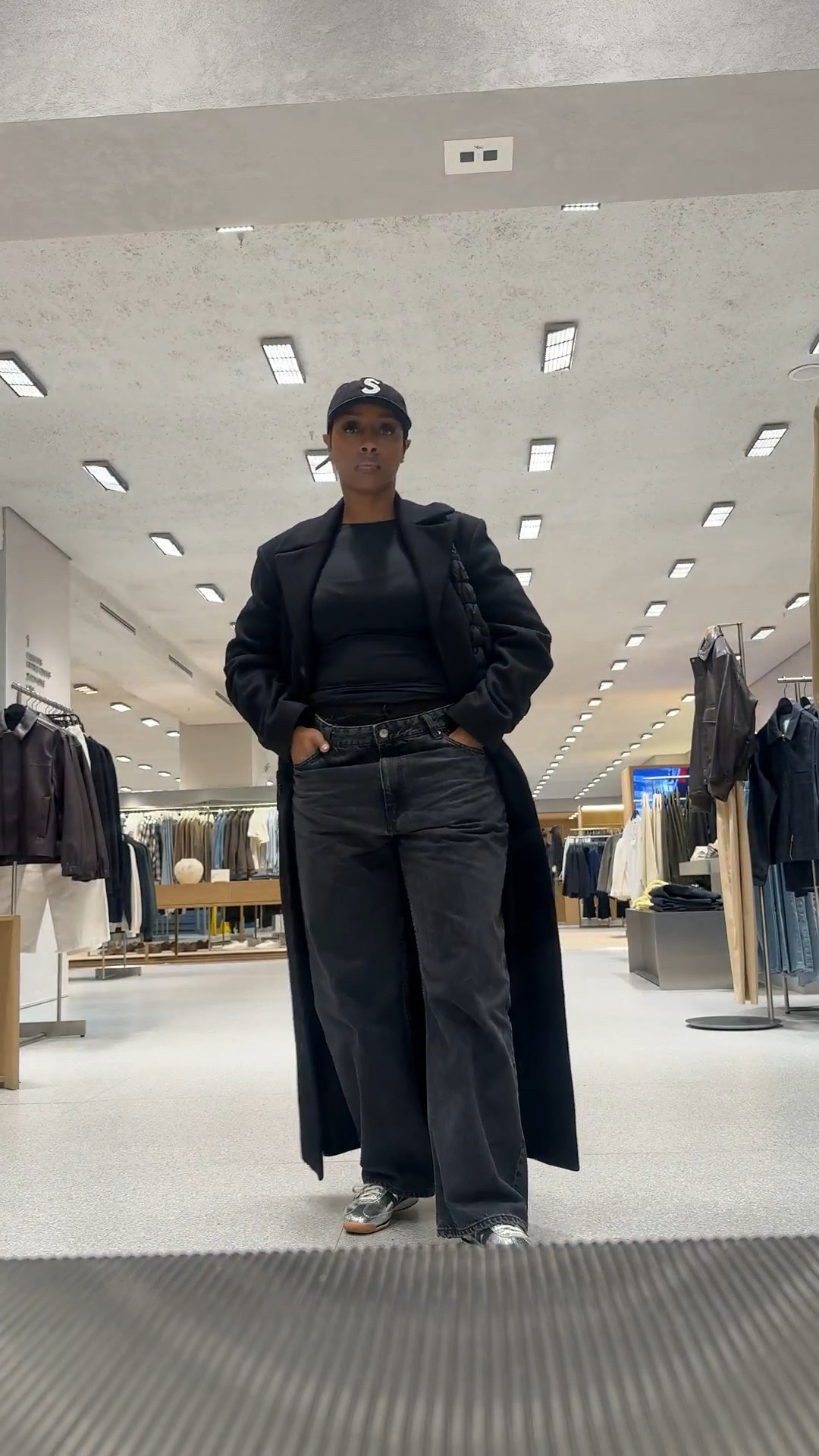 Effortless, chic, and all-black everything ✨ Serving casual luxe vibes with this laid-back yet elevated fit. Who else loves a monochrome moment? 🖤 Shop the look now on my LTK! #LTKstyle #MonochromeMagic #CasualChic

#LTKwinter #LTKmodest #LTKuk