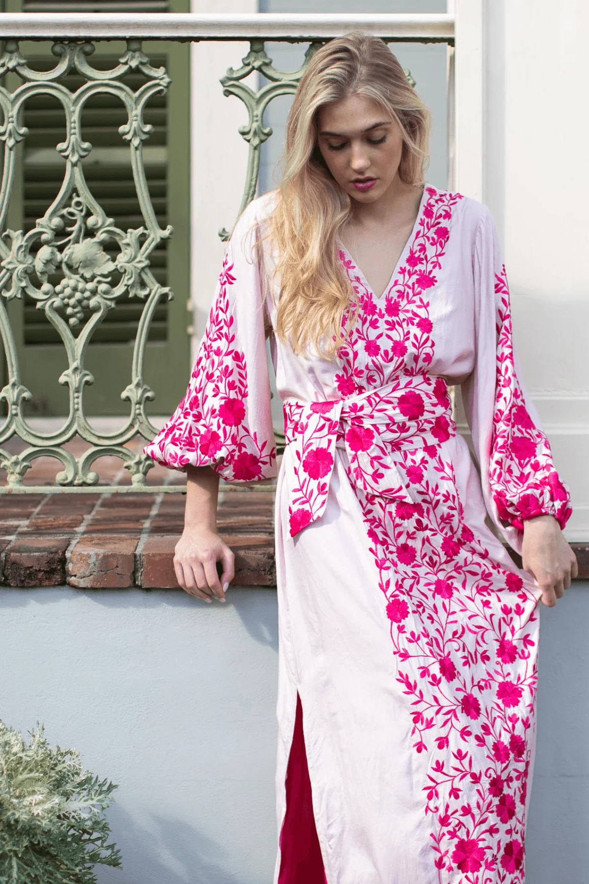 SS Kaftan Double Barrel Balloon Sleeve | Softest Pink / Fuchsia Blooms Embroidery | SUE SARTOR
