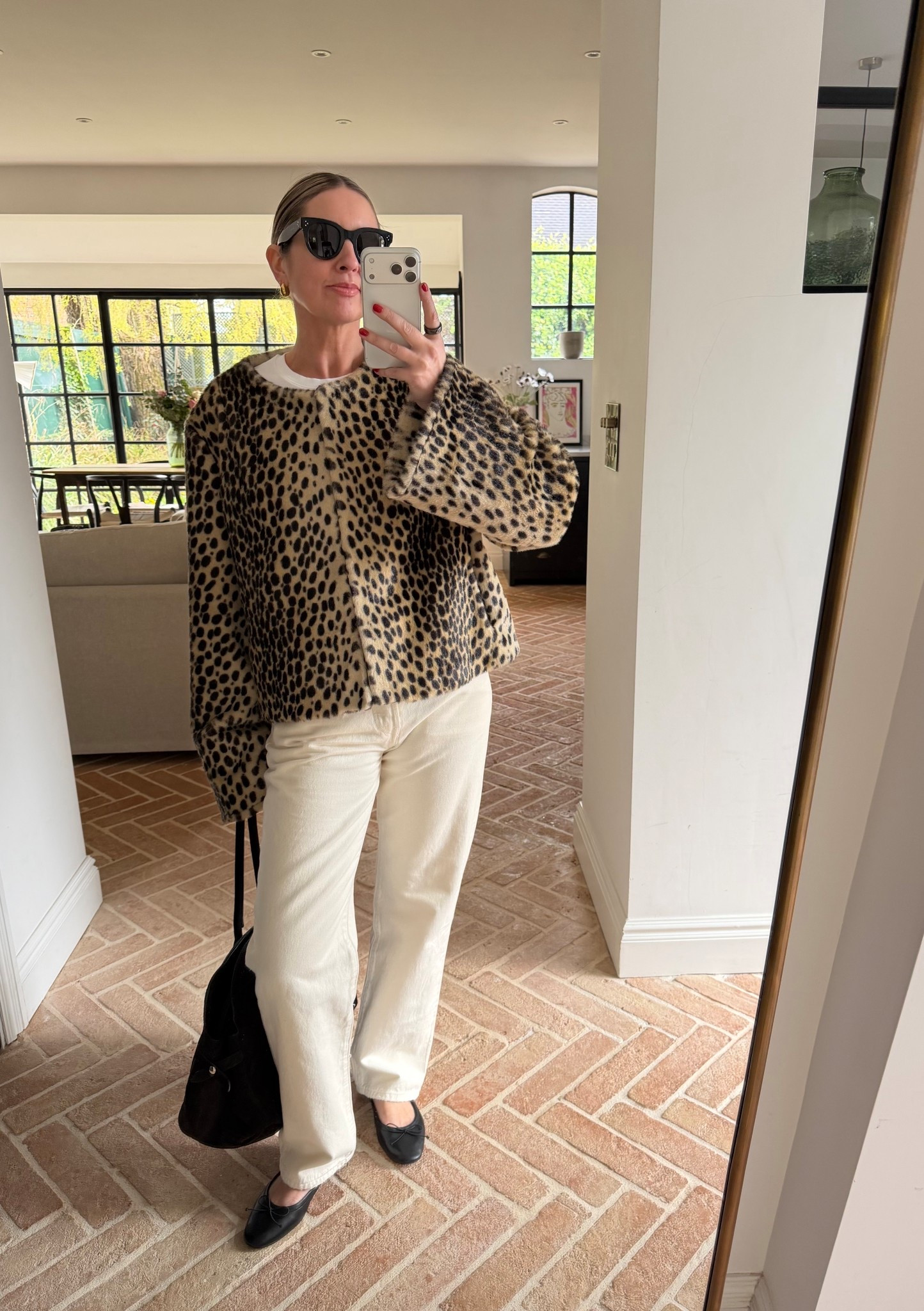 White Levi jeans + animal print 

#LTKstyletip #LTKspring #LTKuk